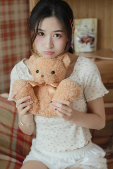 护士给病人做性功能康复治疗